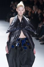 クリエイティブディレクター藤原大による最後のコレクション、ISSEY MIYAKE(イッセイ ミヤケ) 2011-12年秋冬コレクション｜写真5