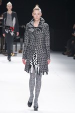 クリエイティブディレクター藤原大による最後のコレクション、ISSEY MIYAKE(イッセイ ミヤケ) 2011-12年秋冬コレクション｜写真6