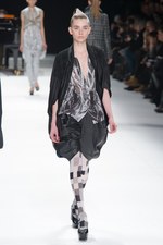 クリエイティブディレクター藤原大による最後のコレクション、ISSEY MIYAKE(イッセイ ミヤケ) 2011-12年秋冬コレクション｜写真8