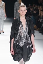 クリエイティブディレクター藤原大による最後のコレクション、ISSEY MIYAKE(イッセイ ミヤケ) 2011-12年秋冬コレクション｜写真9