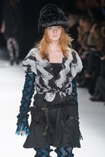 クリエイティブディレクター藤原大による最後のコレクション、ISSEY MIYAKE(イッセイ ミヤケ) 2011-12年秋冬コレクション｜写真12