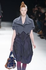 クリエイティブディレクター藤原大による最後のコレクション、ISSEY MIYAKE(イッセイ ミヤケ) 2011-12年秋冬コレクション｜写真17