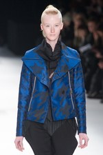 クリエイティブディレクター藤原大による最後のコレクション、ISSEY MIYAKE(イッセイ ミヤケ) 2011-12年秋冬コレクション｜写真30