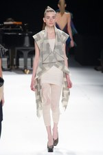 クリエイティブディレクター藤原大による最後のコレクション、ISSEY MIYAKE(イッセイ ミヤケ) 2011-12年秋冬コレクション｜写真35