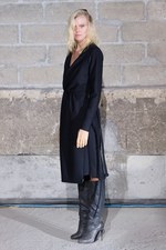 新しいドレスの形を提案 メゾン マルタン マルジェラ(Maison Martin Margiela)　2011-12年秋冬コレクション｜写真3