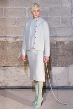 新しいドレスの形を提案 メゾン マルタン マルジェラ(Maison Martin Margiela)　2011-12年秋冬コレクション｜写真9