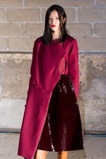 新しいドレスの形を提案 メゾン マルタン マルジェラ(Maison Martin Margiela)　2011-12年秋冬コレクション｜写真17