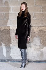 新しいドレスの形を提案 メゾン マルタン マルジェラ(Maison Martin Margiela)　2011-12年秋冬コレクション｜写真27