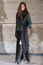 新しいドレスの形を提案 メゾン マルタン マルジェラ(Maison Martin Margiela)　2011-12年秋冬コレクション｜写真44