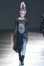 より大胆に、自らのタブーに挑んだヨウジヤマモト(Yohji Yamamoto) 2011-12年秋冬コレクション｜写真2