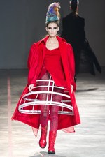 より大胆に、自らのタブーに挑んだヨウジヤマモト(Yohji Yamamoto) 2011-12年秋冬コレクション｜写真27