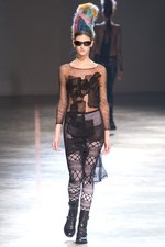 より大胆に、自らのタブーに挑んだヨウジヤマモト(Yohji Yamamoto) 2011-12年秋冬コレクション｜写真29