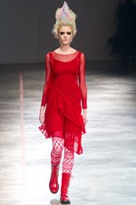 より大胆に、自らのタブーに挑んだヨウジヤマモト(Yohji Yamamoto) 2011-12年秋冬コレクション｜写真34