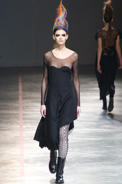 ヨウジヤマモト(Yohji Yamamoto) 2011-12年秋冬ウィメンズコレクション  - 写真38