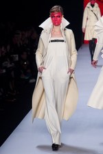 ファッションの聖戦に向かう美の戦士達 ヴィクター＆ロルフ(VIKTOR&ROLF)、2011-12年秋冬コレクション｜写真15