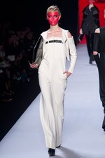 ファッションの聖戦に向かう美の戦士達 ヴィクター＆ロルフ(VIKTOR&ROLF)、2011-12年秋冬コレクション｜写真32