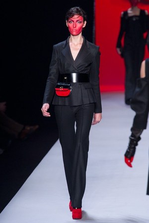 ファッションの聖戦に向かう美の戦士達 ヴィクター＆ロルフ(VIKTOR&ROLF)、2011-12年秋冬コレクション｜写真30