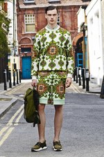 ジバンシィ バイ リカルド ティッシ2016年メンズスプリングコレクション－ジャンルを超えた出会い｜写真8