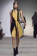 火星から来たジャンヌダルクがイメージ - ルッツ(Lutz) 2011-2012年秋冬コレクション｜写真26