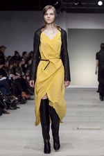 火星から来たジャンヌダルクがイメージ - ルッツ(Lutz) 2011-2012年秋冬コレクション｜写真5