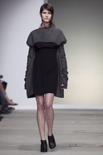 火星から来たジャンヌダルクがイメージ - ルッツ(Lutz) 2011-2012年秋冬コレクション｜写真7