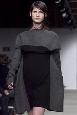 火星から来たジャンヌダルクがイメージ - ルッツ(Lutz) 2011-2012年秋冬コレクション｜写真8