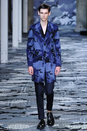ニール バレット 2016年春夏コレクション - 混ざり合う世界各地の柄 