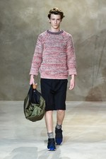 マルニ 2016年春夏メンズコレクション - 70年代の灰汁を抜いたヌーベルキュイジーヌ｜写真32