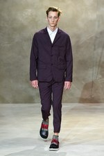 マルニ 2016年春夏メンズコレクション - 70年代の灰汁を抜いたヌーベルキュイジーヌ｜写真34
