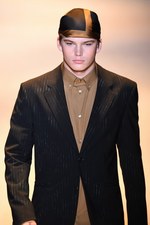 ヴェルサーチ 2016年春夏メンズコレクション - ハードボイルドな男たちの協奏曲｜写真6