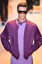 ヴェルサーチ 2016年春夏メンズコレクション - ハードボイルドな男たちの協奏曲｜写真9