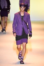 ヴェルサーチ 2016年春夏メンズコレクション - ハードボイルドな男たちの協奏曲｜写真38