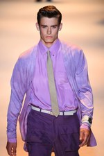 ヴェルサーチ 2016年春夏メンズコレクション - ハードボイルドな男たちの協奏曲｜写真41