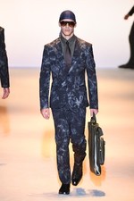 ヴェルサーチ 2016年春夏メンズコレクション - ハードボイルドな男たちの協奏曲｜写真44