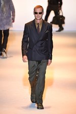 ヴェルサーチ 2016年春夏メンズコレクション - ハードボイルドな男たちの協奏曲｜写真46