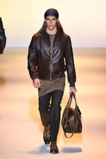 ヴェルサーチ 2016年春夏メンズコレクション - ハードボイルドな男たちの協奏曲｜写真47