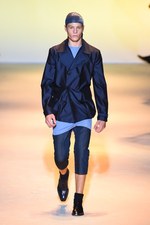 ヴェルサーチ 2016年春夏メンズコレクション - ハードボイルドな男たちの協奏曲｜写真56