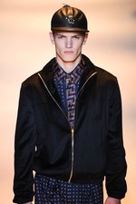 ヴェルサーチ 2016年春夏メンズコレクション - ハードボイルドな男たちの協奏曲｜写真63
