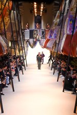 ヴェルサーチ 2016年春夏メンズコレクション - ハードボイルドな男たちの協奏曲｜写真74