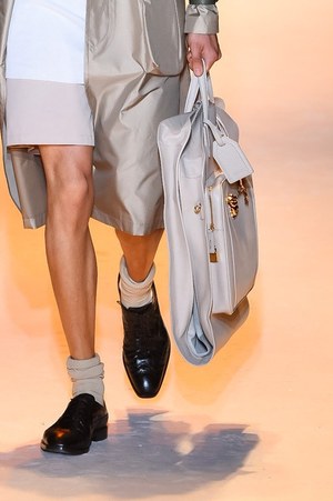 ヴェルサーチ 2016年春夏メンズコレクション - ハードボイルドな男たちの協奏曲｜写真25