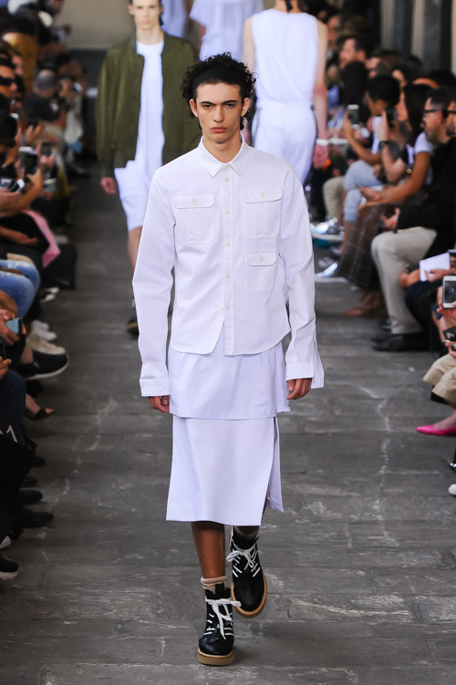 ヌメロ ヴェントゥーノ 16年春夏コレクション 規則に縛られない という規則 ファッションプレス