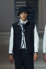 モンクレール ガム・ブルー 2016年春夏コレクション - 上品で男らしい、憧れのボート部選手｜写真17