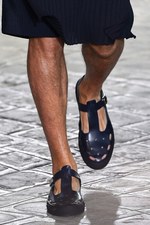 ジバンシィ バイ リカルド ティッシ 2016年春夏メンズコレクション - 縦縞なストリート・モード｜写真4