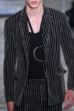 ジバンシィ バイ リカルド ティッシ 2016年春夏メンズコレクション - 縦縞なストリート・モード｜写真112