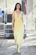 ジバンシィ バイ リカルド ティッシ 2016年春夏メンズコレクション - 縦縞なストリート・モード｜写真16