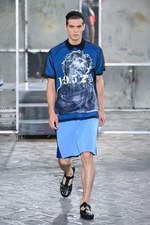 ジバンシィ バイ リカルド ティッシ 2016年春夏メンズコレクション - 縦縞なストリート・モード｜写真36