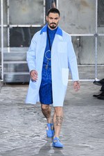 ジバンシィ バイ リカルド ティッシ 2016年春夏メンズコレクション - 縦縞なストリート・モード｜写真38