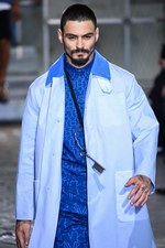 ジバンシィ バイ リカルド ティッシ 2016年春夏メンズコレクション - 縦縞なストリート・モード｜写真39