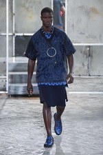 ジバンシィ バイ リカルド ティッシ 2016年春夏メンズコレクション - 縦縞なストリート・モード｜写真45