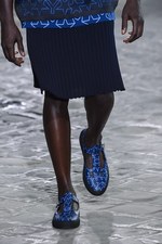 ジバンシィ バイ リカルド ティッシ 2016年春夏メンズコレクション - 縦縞なストリート・モード｜写真46